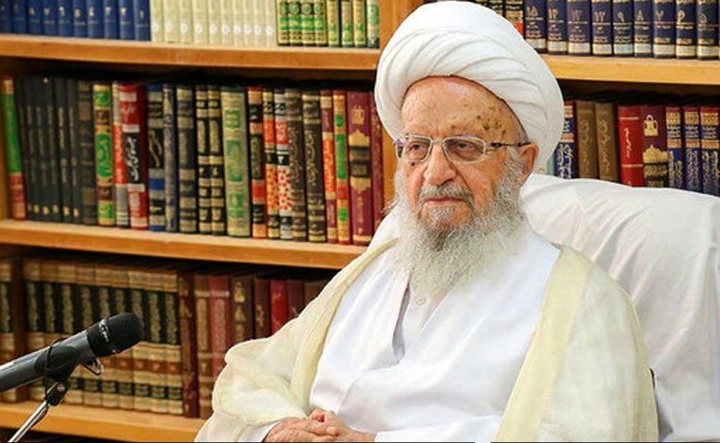 اکثر مشکلات جامعه به واسطه تجمل گرایی است