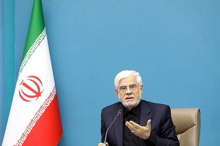 عارف:رسیدگی به معیشت مردم از اولویتهای دولت است